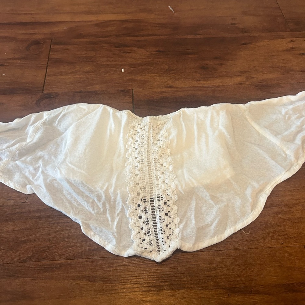 White Lace Panties with Vintage-Inspired Design